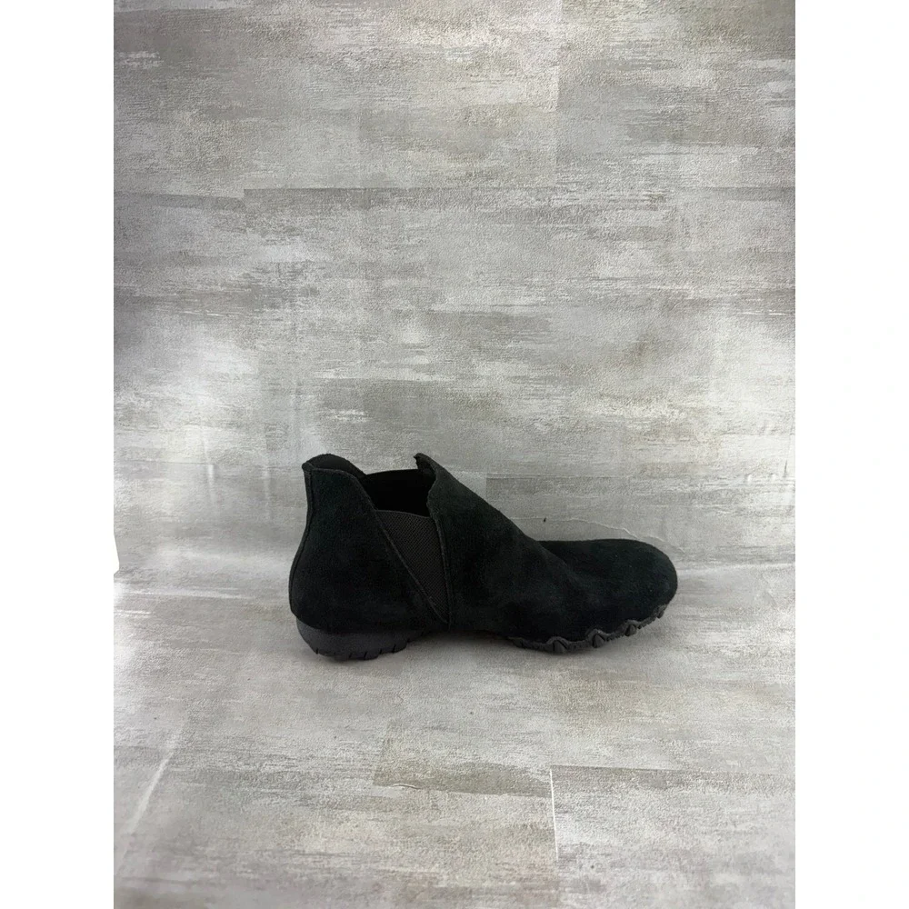Skechers Relaxed Fit Black Suede Ankle Booties 49602 Women Sz 7 Air-Cooled Foam